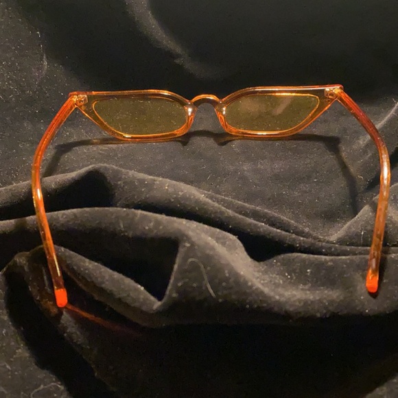 Two pair of cats eye glasses - Picture 3 of 7